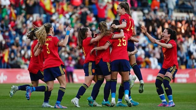 Spain Women artwork 7